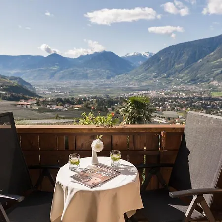 Zum Burggräfler Hotel Schenna