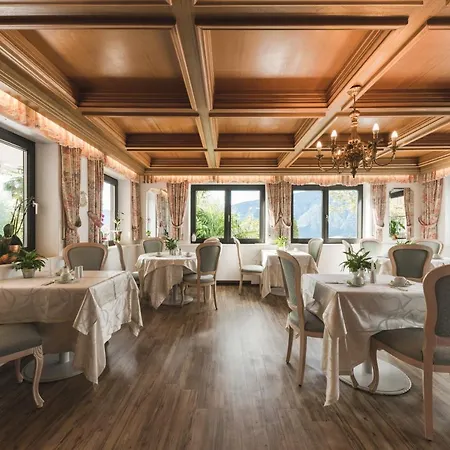 Zum Burggräfler Hotel