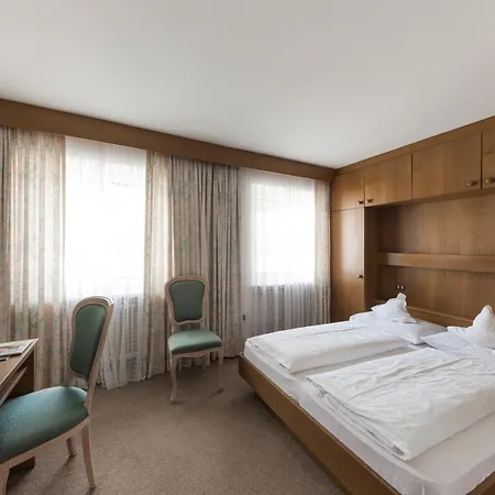 Zum Burggräfler Hotel 3*