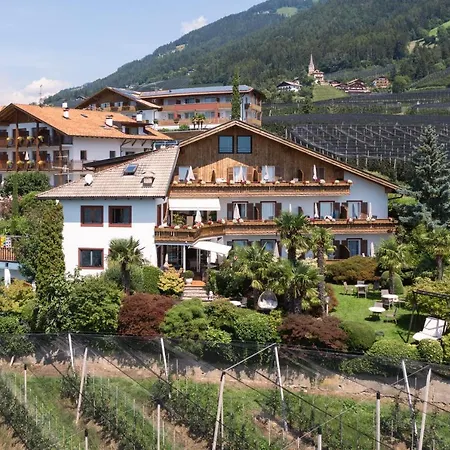 Zum Burggräfler 3*