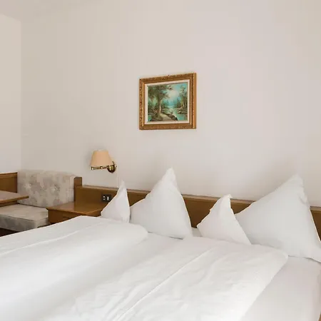 Zum Burggräfler Hotel 3*
